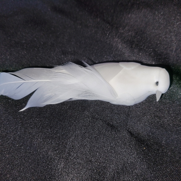 22 White Real Feather Birds Bird Doves with clip - Picture 3 of 6